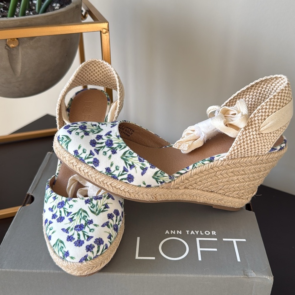 NWT Loft Espadrille Heel Floral Missy. Multi Color. Size: 5. - Picture 3 of 5